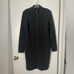 Elegant Body-con Dress - Long Sleeve and Zipper